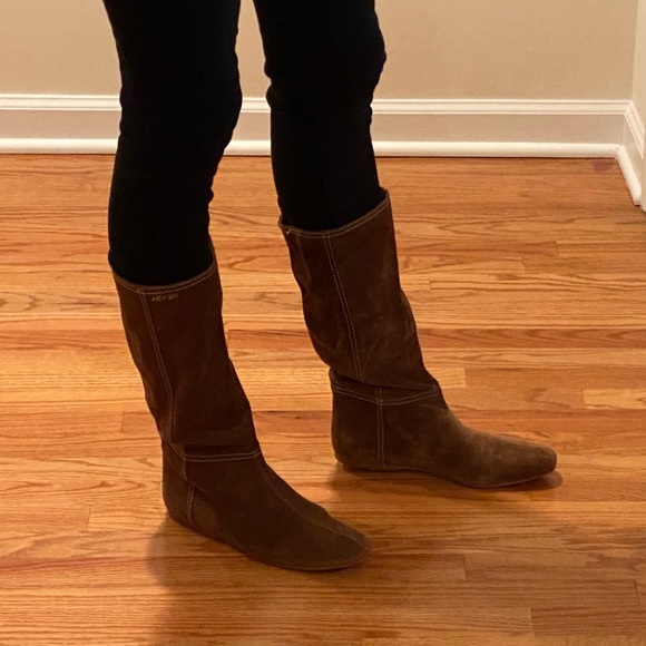 Prada flat brown suede slouchy boots size 39,5 - Picture 4 of 11